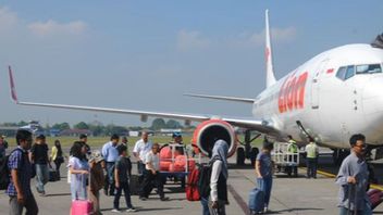 Kadin demandant des vols directs vers Java central rouvert