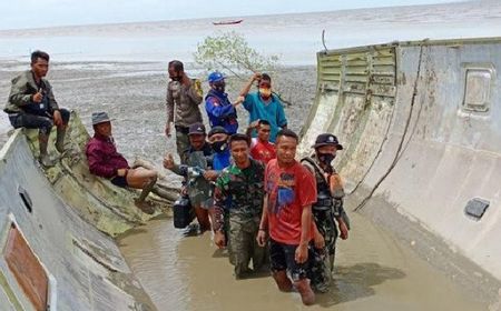 Polda Kalteng Selidiki Serpihan Bangkai Pesawat di Perairan Kumai yang Ditemukan Pemancing