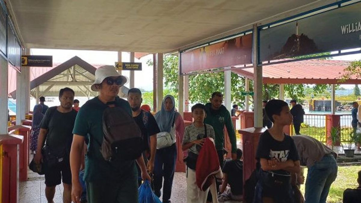 Des touristes malaisiennes se plaignent du manque d'informations pour un touriste dans le port d'Ulee Lheue