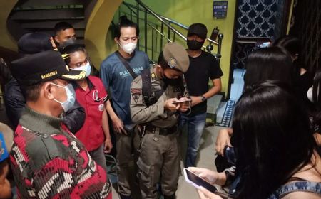 Satpol PP Tindak Tempat Hiburan Tak Patuhi Prokes di Padang