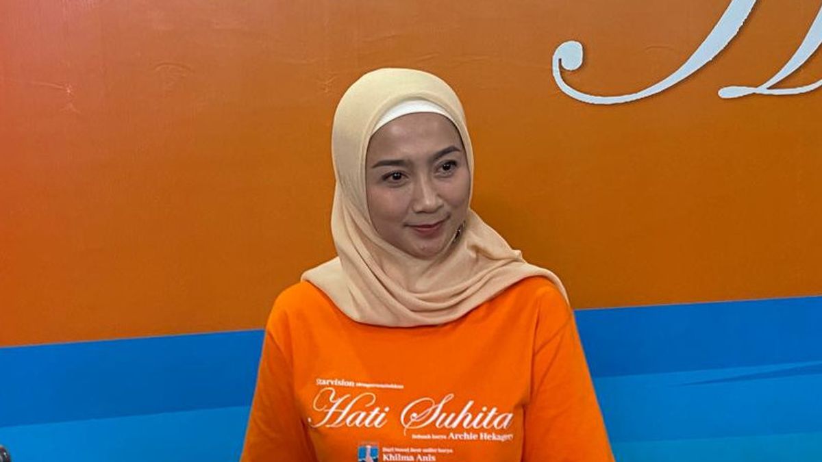 Asked By Children To Remarry, Desy Ratnasari: Hopefully Someone Will Be Interested
