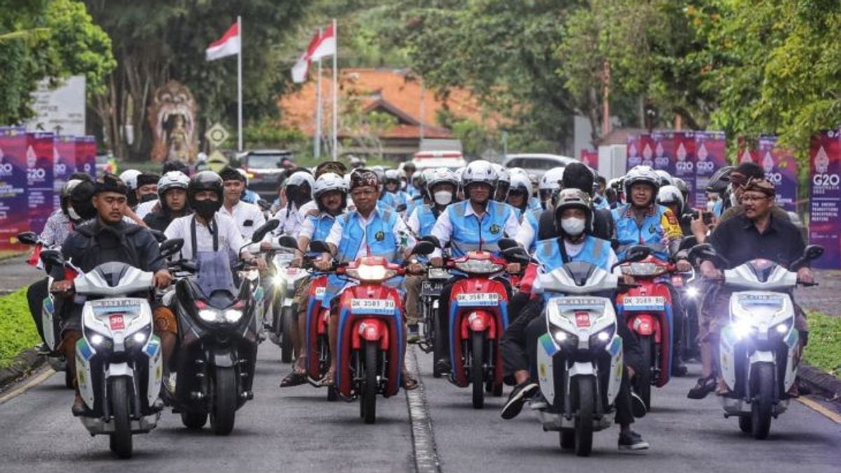 Sinergi PLN dan Himbara Permudah Masyarakat Beli Motor Listrik