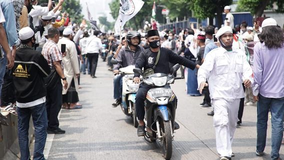 Pemerintah Pusat dan DKI Dinilai Sama-sama Salah, Gagap Hadapi Kerumunan Akibat Rizieq