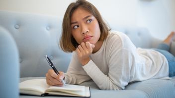 Knowing What Is a Redundant Sentence, So That Writing Is Not Long-winded and Boring