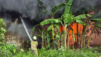 Une zone de population dense à Cakung 3 RT a été touchée par un incendie