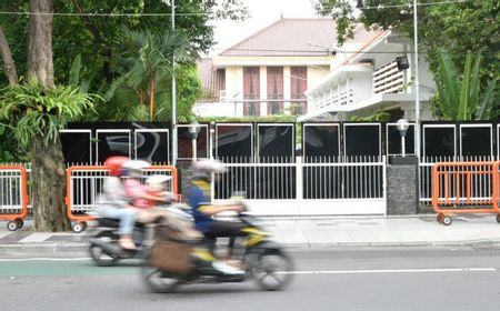 Pagar Rumah Dinas Wali Kota Surabaya yang Ditutup Tinggi Jadi Sorotan