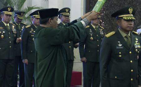 Jokowi Lantik Jenderal Agus Subiyanto Sebagai KSAD Gantikan Jenderal Dudung