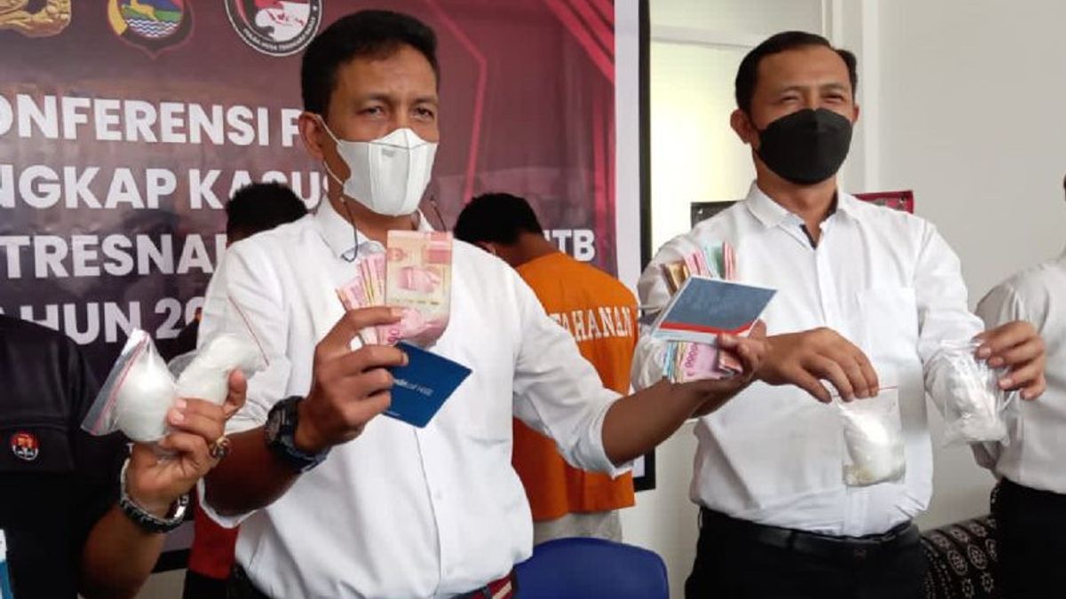 4 Pelaku Ini Sembunyikan Narkoba di Dubur, Pemesannya Ternyata 'Pak Guru' dan Istrinya Asal Lombok Timur