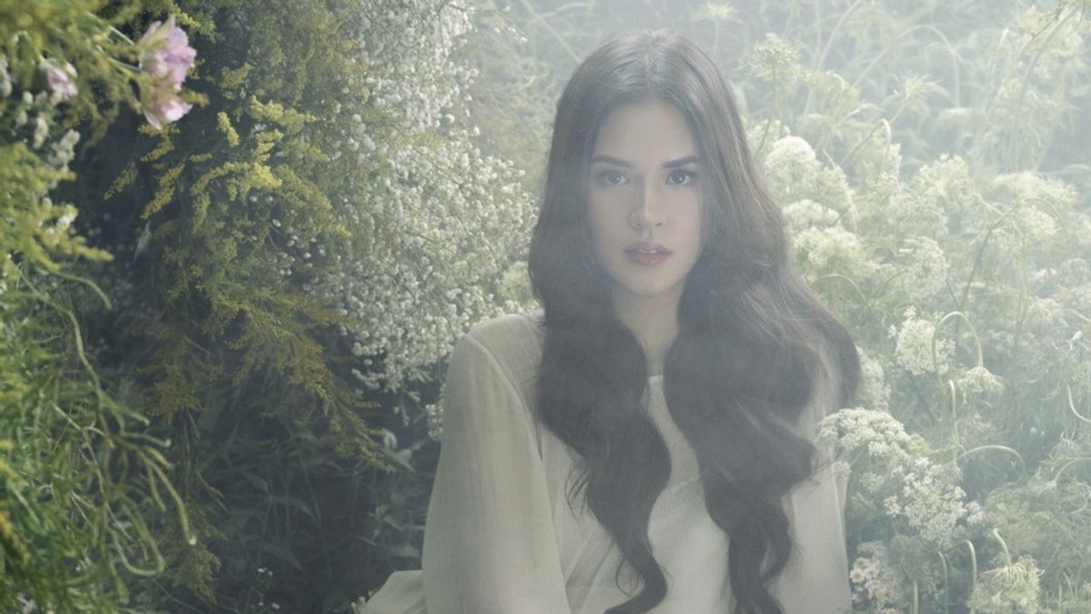 Rilis Album Baru, It's Personal, Kehidupan Pribadi Raisa Diungkap