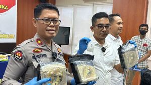 La police de Sulawesi du Sud arrête un Kurir de 15 kilogrammes de méthamphétamine