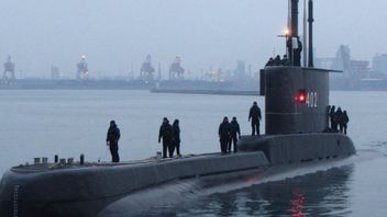 ケマンは、バリ島で行方不明の53人の乗組員とKRIナンガラ-402潜水艦の検索を監視します