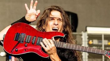 Extending Leave From Megadeth, Kiko Loureiro: This Decision Is Not Easy For Me