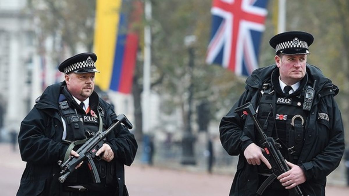 ロンドン警察は暗号の世界で犯罪者のためのチームを結成します