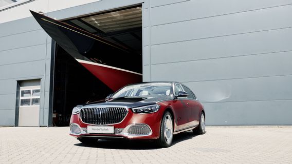 Mercedes-Maybach présente une édition exclusive de la classe S commémorant le 150e anniversaire de la compagnie de croisières Ternama