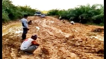 在道路使用者的投诉下，北巴里托摄政政府立即处理了通往贾穆特的道路的损坏