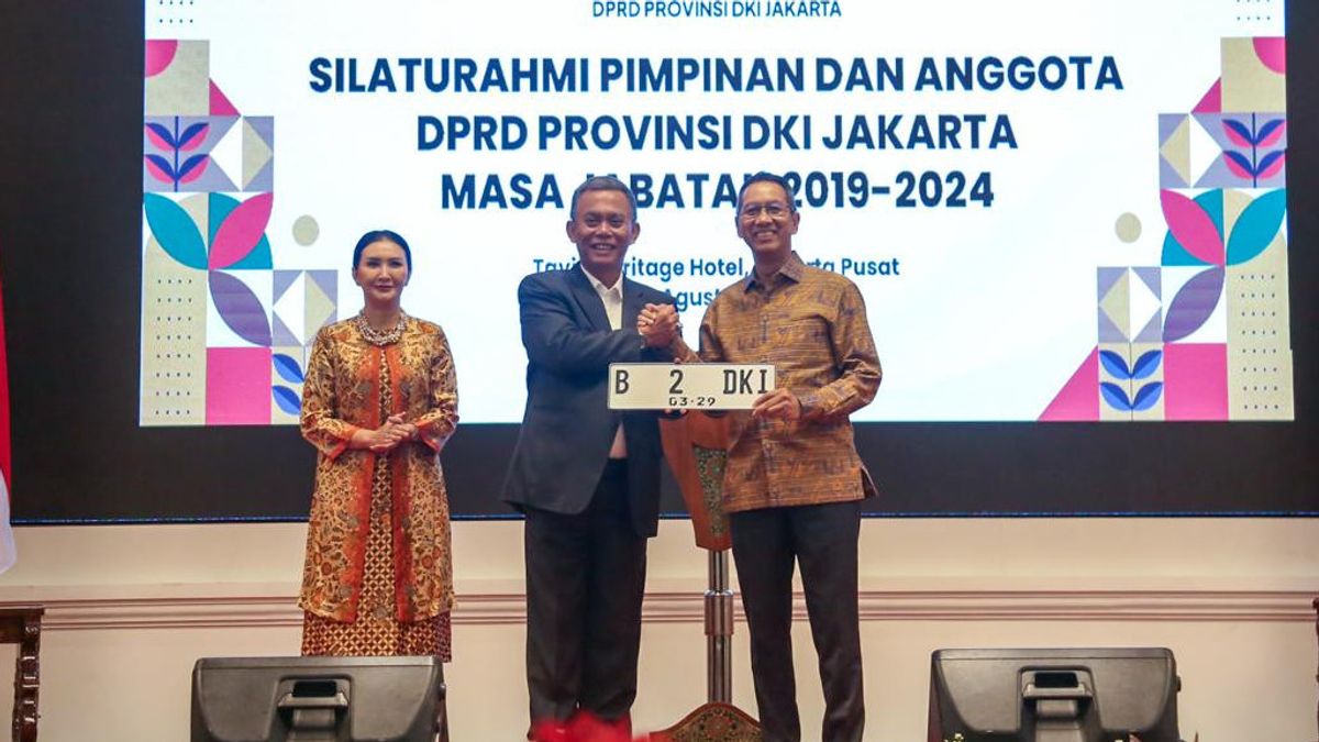 Tak Lama Lagi Lengser, Ketua DPRD DKI Kembalikan Plat B 2 DKI ke Heru Budi