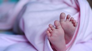 2 Perempuan Pelaku Jual Beli Bayi Rp11 Juta di Batam Ditangkap Polisi