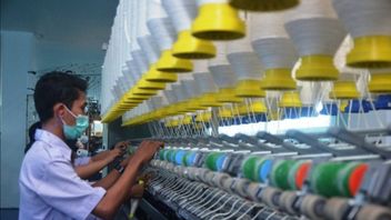 Industri Tekstil RI Tertekan, Asia Pacific Fibers Tutup Permanen Pabrik di Karawang