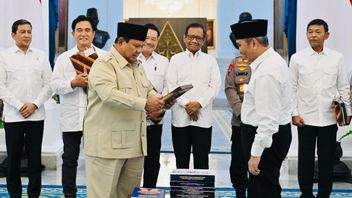 Presiden Prabowo Terima Hasil Kerja Tim Komisi Percepatan Reformasi Polri
