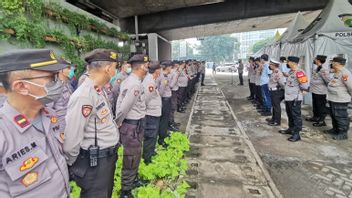 Polres Jakbar Terjunkan 200 Personel Jaga Titik Lintasan Aksi Unjukrasa Menuju Istana Negara dan DPR MPR RI