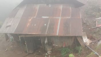 プロジェクト・タワー・トゥリアパダの土砂崩れ、住民の家と屋台の倒壊 