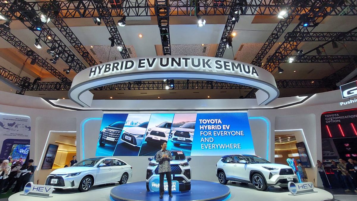Toyota Luncurkan Jajaran Hybrid Terbaru dan Resmikan Harga New Veloz Hybrid di IIMS 2026