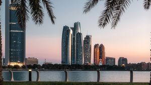 Satu Orang Tewas Tertimpa Puing Rudal Balistik yang Dicegat UEA di Abu Dhabi