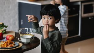 3 Kesalahan Orang Tua yang Sebabkan Anak Suka Memilih Makanan