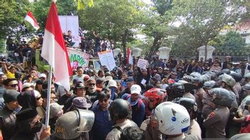 帕蒂居民再次示威,要求摄政王苏德沃因傲慢而辞职