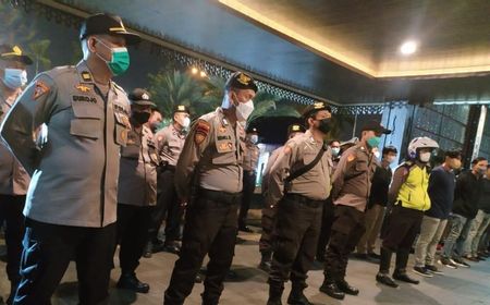 Satgas COVID-19 Pontianak Gelar Razia di Warung Kopi dan Taman