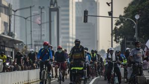 <i>Stop</i> Dulu Bersepeda di Jalan, Anies Baswedan: Kita Ingin Anda Selamat
