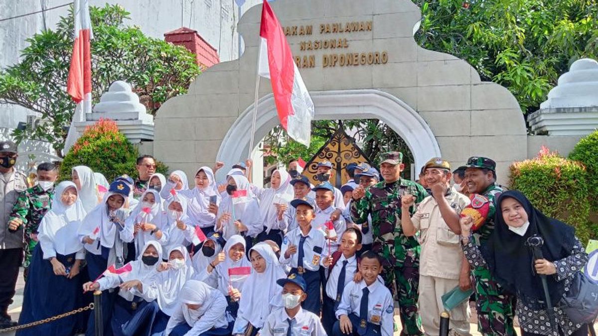 Berita Sulsel Hari Ini: Anggota Komunitas Ikut Kegiatan Napak Tilas Pahlawan di Makassar