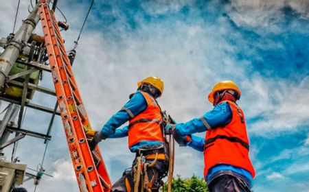 Terangi Wilayah Terdepan, Terluar, dan Tertinggal, PLN Luncurkan Energi Terbarukan SuperSUN Menyala 24 Jam Tanpa Blackout