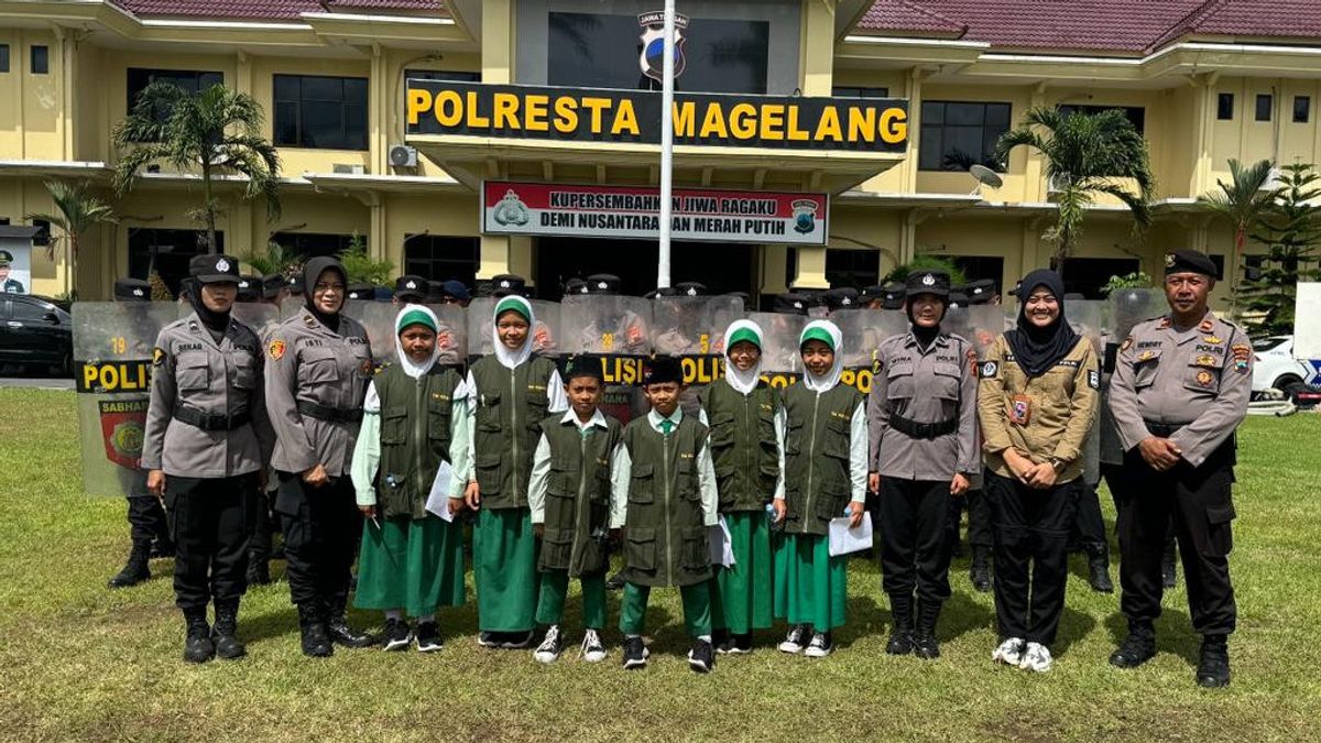 Take A Peek At The Work And Function Of Policewomen, 6 Little Journalists Visit The Magelang Police