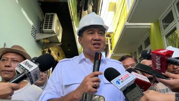 Maruarar Pastikan Renovasi Rumah tak Layak Huni Menteng Tenggulun Rampung Juni