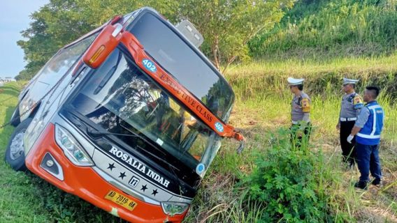 Kecelakaan Bus Rosalia Indah di Tol Semarang-Batang, 7 Orang Meninggal