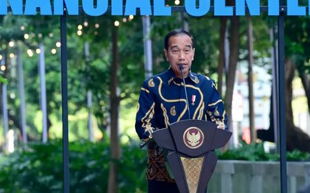 Jokowi Dorong Sarjana Ekonomi Rancang Hilirisasi Rumput Laut dan Kopi