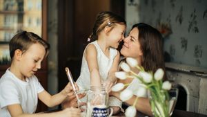 Mindful Parenting, Konsep Mengasuh Anak Tanpa Menghakimi tapi Fokus pada Perhatian