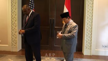 没有暴露，男性分享普拉博沃在新加坡与美国国防部长在一起的有趣时刻