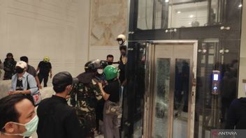 エコ・パトリオ・ハウスでの略奪事件について、警察はモデルA報告書を作成