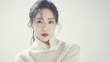 T-ara的Ham Eun Jung饰演电影《<i>我会唱歌》中的主角</i>