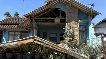 Earthquake M 5 Bandung Raya, 4,483 Houses Reportedly Damaged And 82 Injured