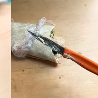 Viral Pelanggan Temukan Pisau di Dalam Kebab, Menyeramkan!