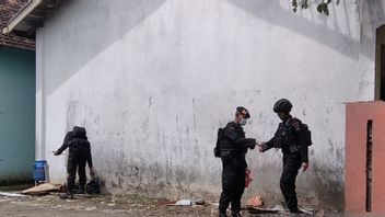 Police Name Suspect Of Firecracker Explosion Damaged 1 Elementary School And Mosque In Jepara