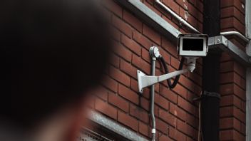 盗難の加害者は、CCTVカメラから検出されたケマンで数百億をチェックします