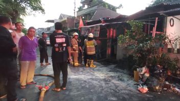 Gudang Kandang Burung di Matraman Dibakar OTK, Petugas Pemadam Temukan Minyak Tanah di Lokasi