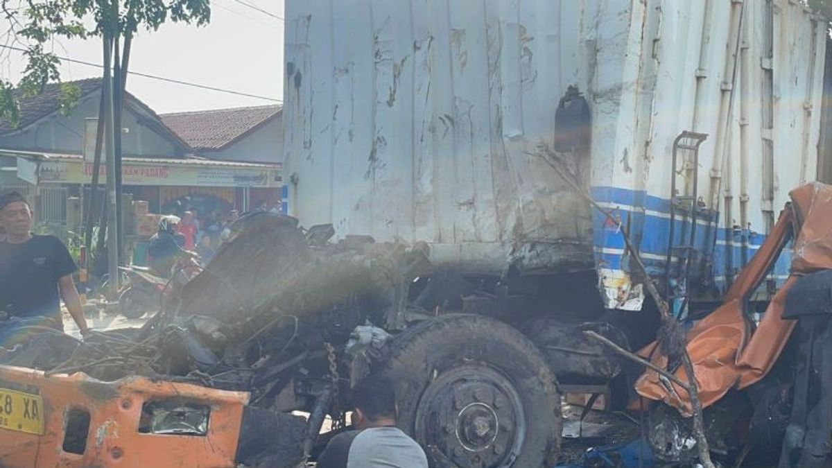 La ligne Cianjur-Sukabumi est normale après un accident consécutif qui a tué 1 personne