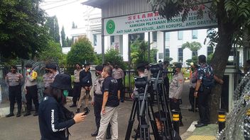 Today's Rizieq Shihab Session, The Front Door Of The East Jakarta District Court Is Strictly Guarded