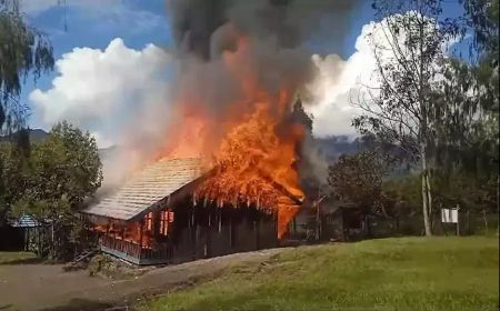 Hari Pertama Masuk Sekolah, OPM Bakar Gedung SMP di Papua