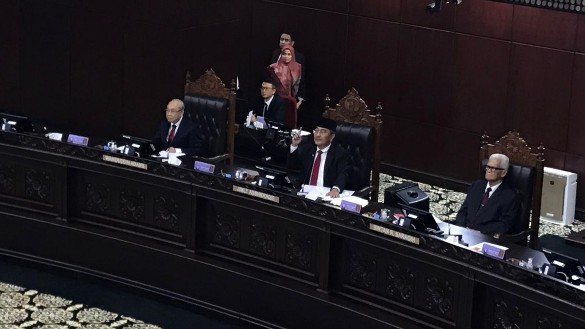 Meski Sanksi Hakim, MKMK Tak  Berwenang Koreksi Putusan MK Soal Batas Usia Capres-Cawapres